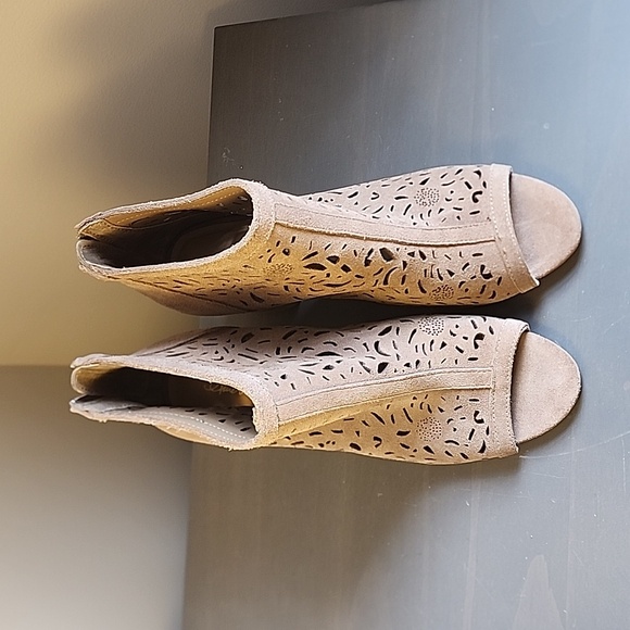 Open Toe Booties - Picture 5 of 6